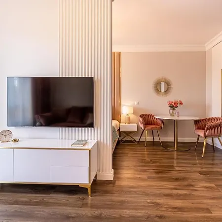 Apartamento Zloty Lotos-srodmiescie Z Darmowym Parkingiem *
