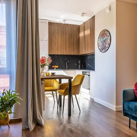 Zloty Lotos-srodmiescie Z Darmowym Parkingiem *