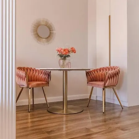 Zloty Lotos-srodmiescie Z Darmowym Parkingiem *